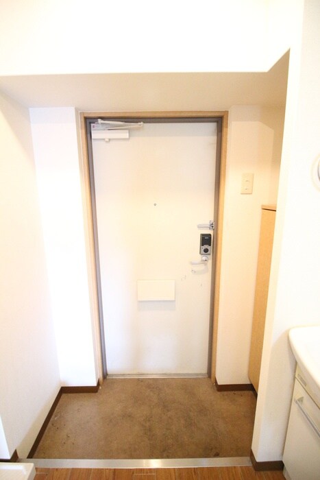 物件内観写真14　(玄関)