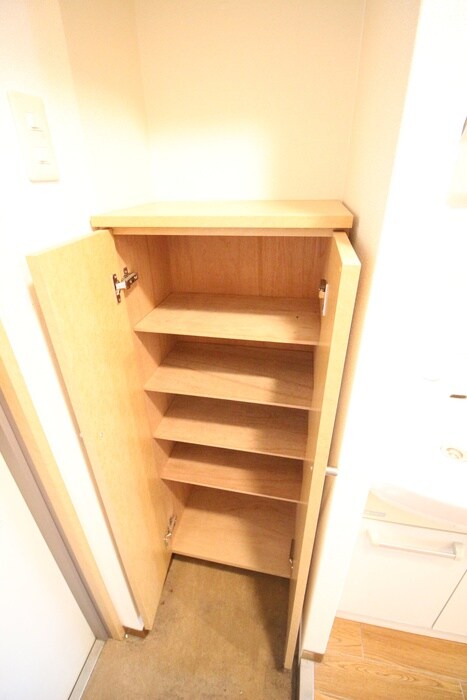 物件内観写真15　(靴箱)