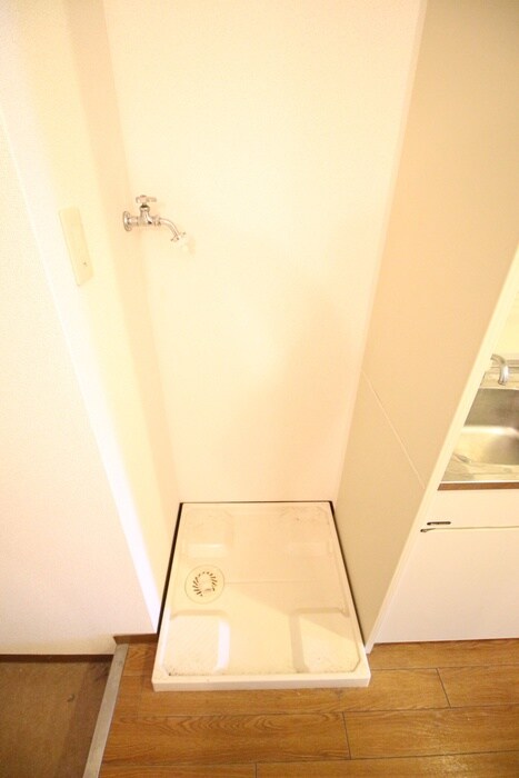 物件内観写真15　(洗濯機置場)