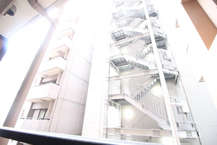 物件内観写真16　(室内からの展望)