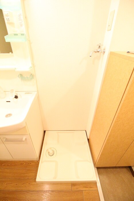 物件内観写真18　(洗濯機置場)