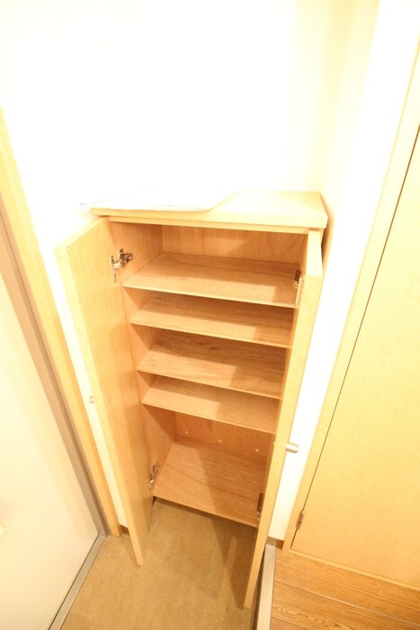物件内観写真18　(靴箱)
