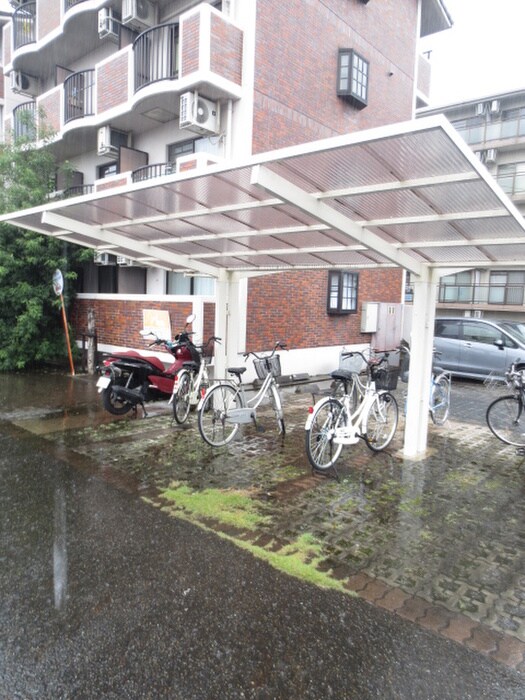 物件外観写真2　(駐輪場)