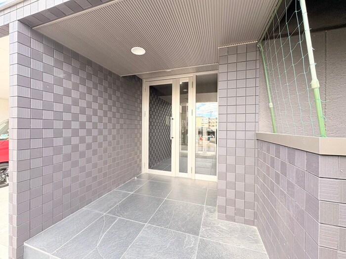 ｴﾑｽﾞｺｰﾄ深井沢町のエントランス部分