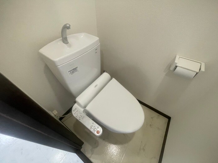 物件内観写真12　(トイレ)