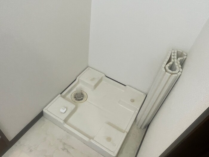 物件内観写真13　(洗濯機置場)