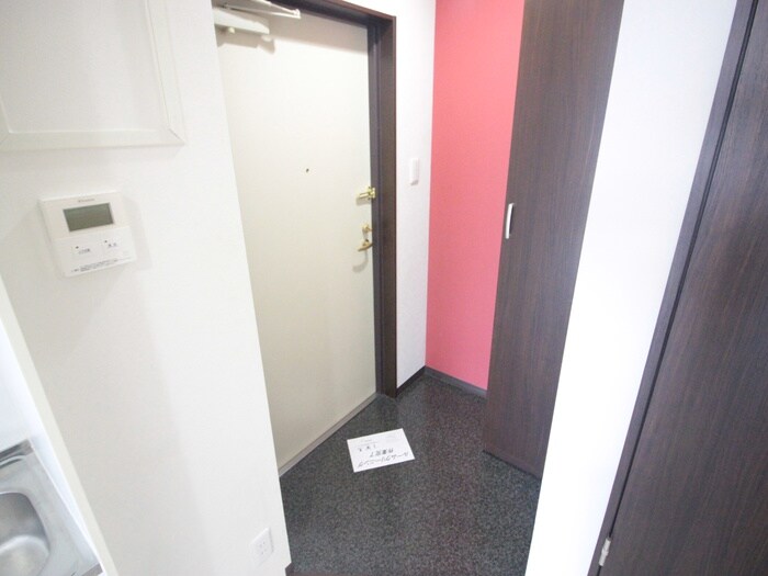 物件内観写真14　(玄関)