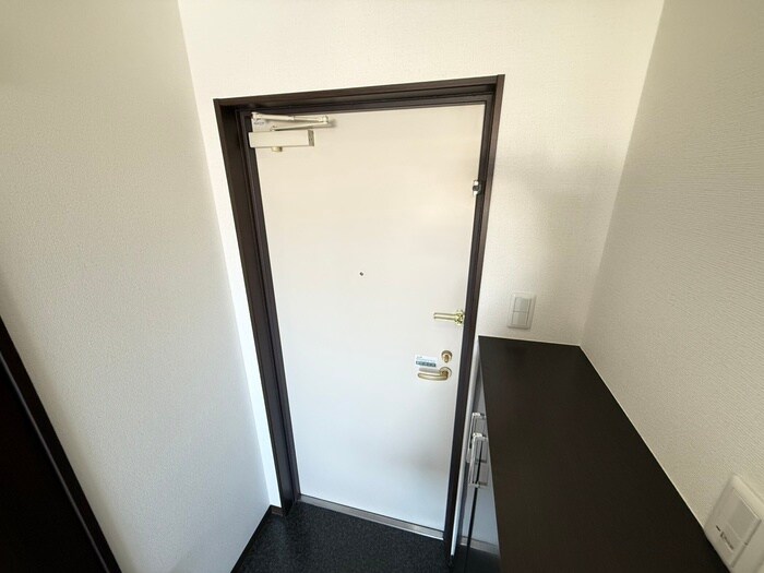 物件内観写真14　(玄関)