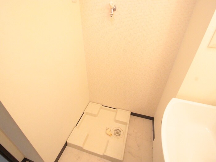 物件内観写真17　(洗濯機置場)