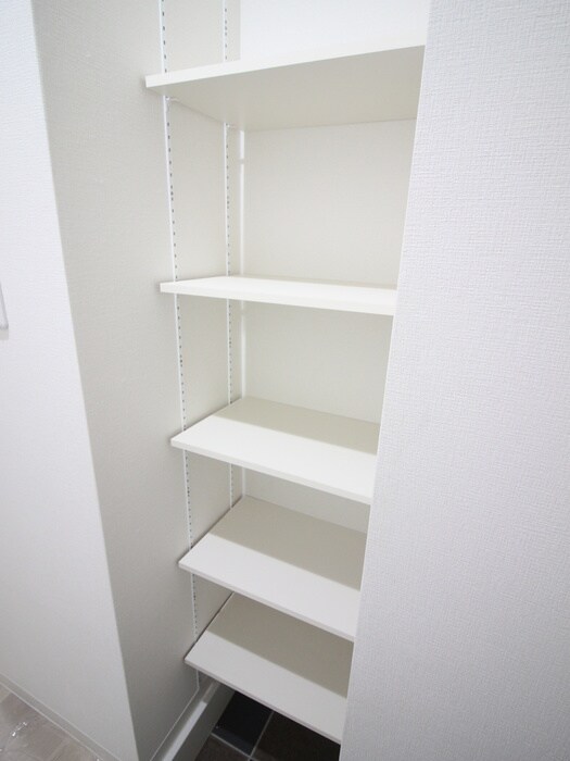 物件内観写真8　(靴箱)