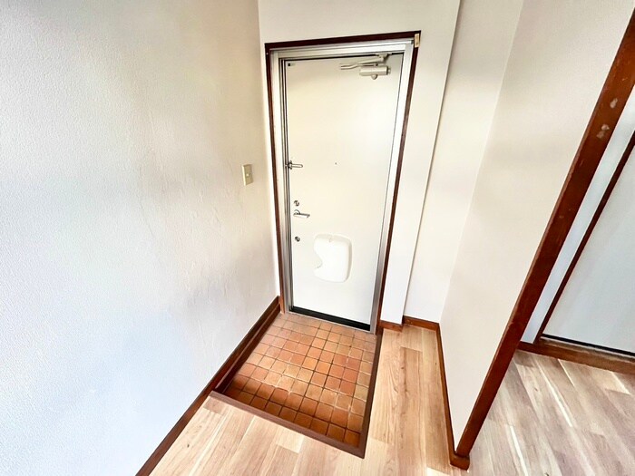 物件内観写真15　(玄関)