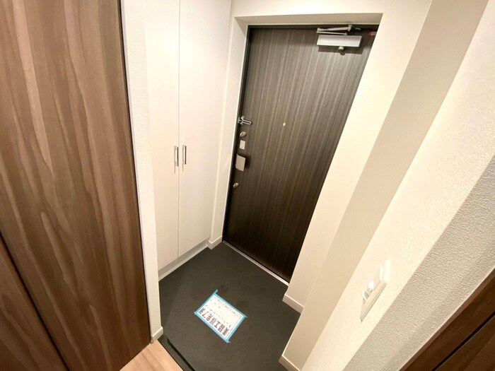 物件内観写真11　(玄関)