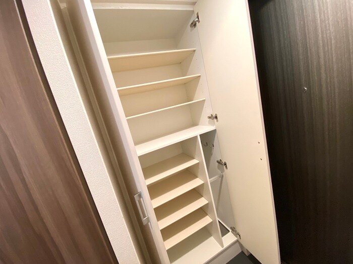 物件内観写真13　(靴箱)