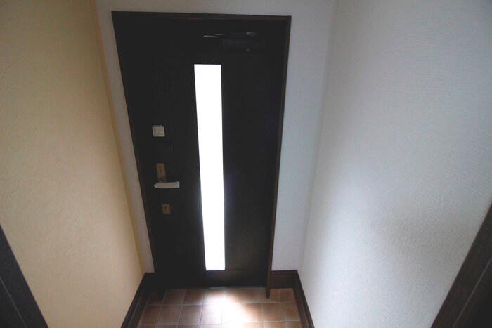 物件内観写真16　(玄関)