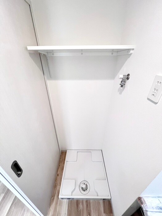 物件内観写真15　(洗濯機置場)