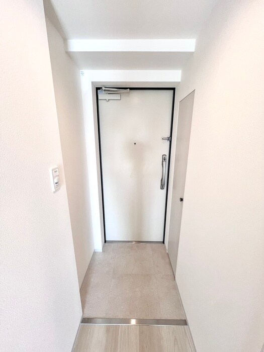 物件内観写真16　(玄関)