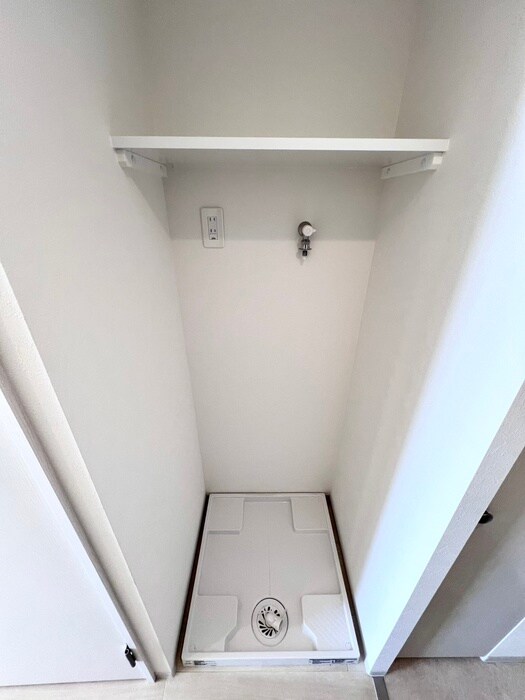 物件内観写真16　(洗濯機置場)