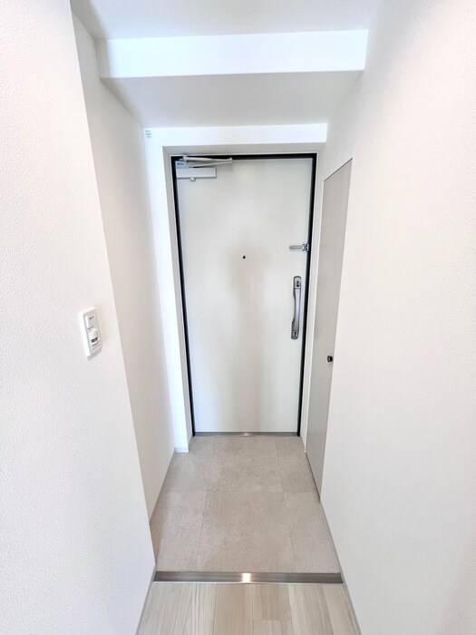 物件内観写真16　(玄関)