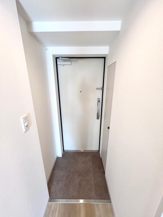 物件内観写真16　(玄関)
