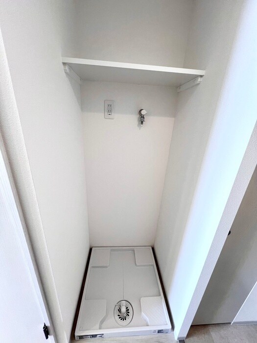 物件内観写真16　(洗濯機置場)