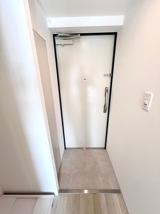 物件内観写真17　(玄関)