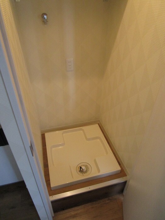 物件内観写真17　(洗濯機置場)