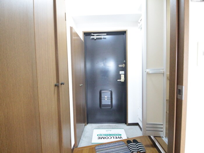 物件内観写真17　(玄関)