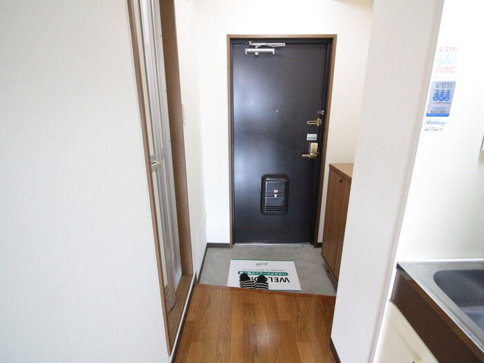 物件内観写真17　(玄関)