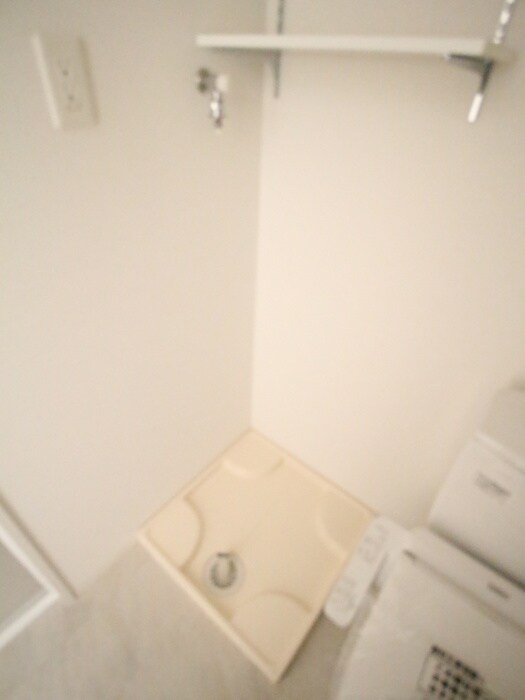 物件内観写真11　(洗濯機置場)