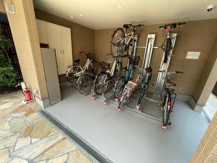 物件外観写真3　(駐輪場)