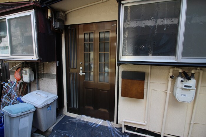 物件外観写真2　(エントランス部分)