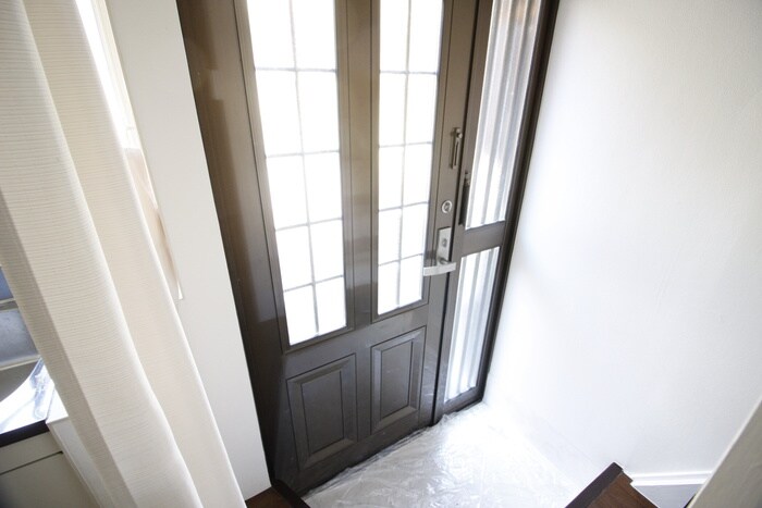 物件内観写真13　(玄関)