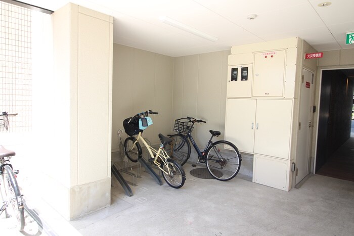 物件外観写真4　(駐輪場)