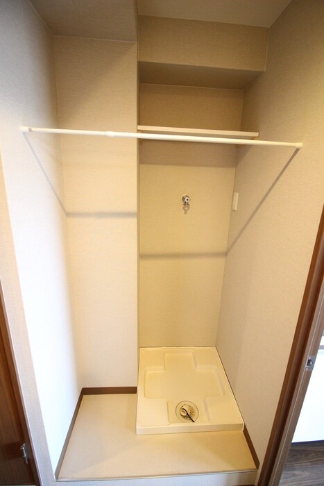 物件内観写真10　(洗濯機置場)