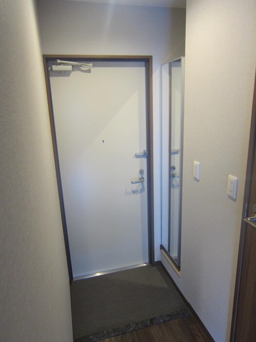 物件内観写真15　(玄関)