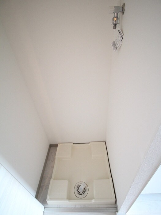 物件内観写真10　(洗濯機置場)