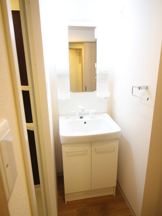 物件内観写真8　(洗面)