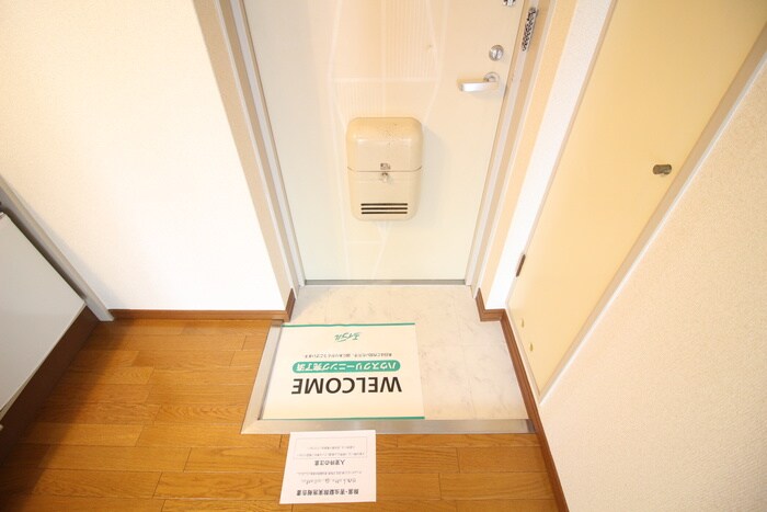 物件内観写真17　(玄関)