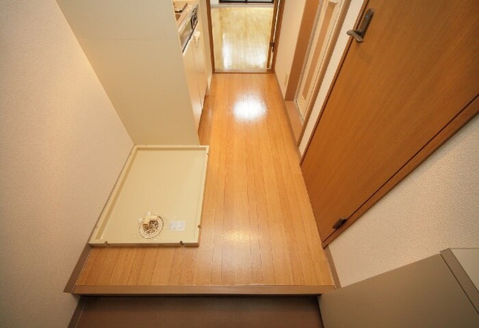 物件内観写真13　(玄関)