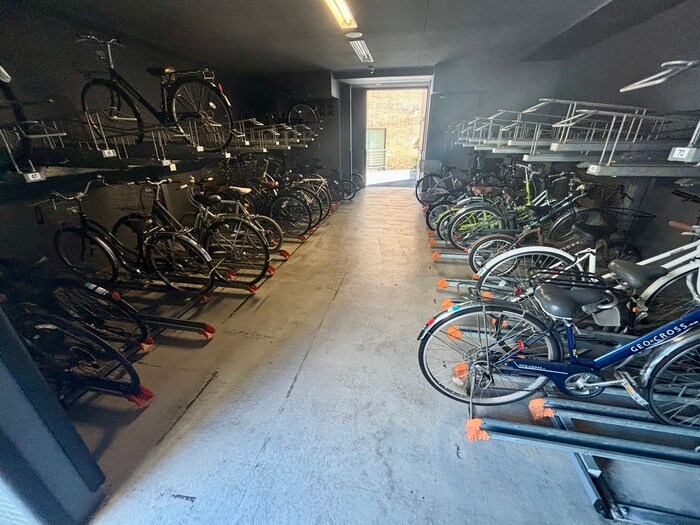 物件外観写真6　(駐輪場)