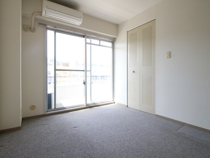 物件内観写真4　(居室)