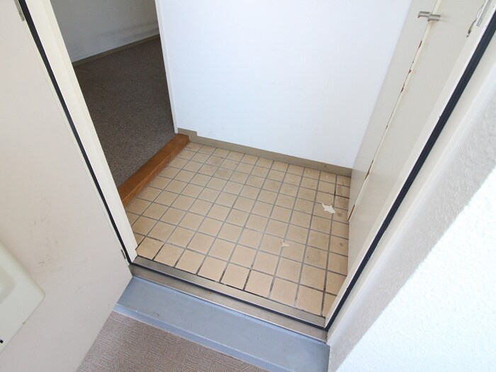物件内観写真14　(玄関)