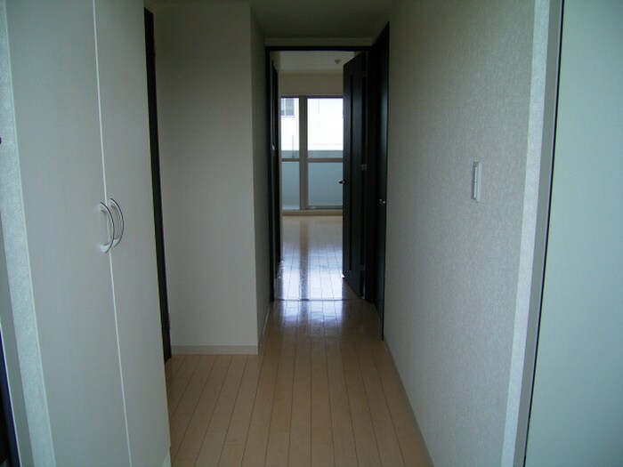 物件内観写真13　(廊下)