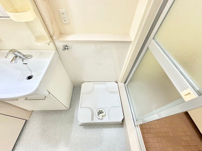 物件内観写真17　(洗濯機置場)