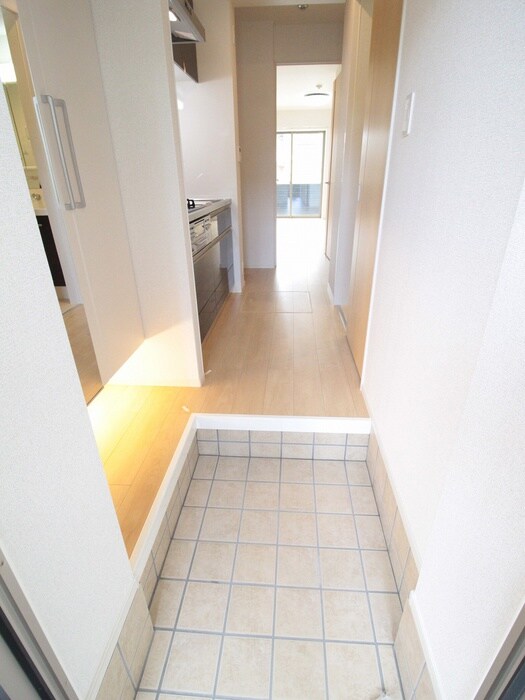 物件内観写真8　(玄関)