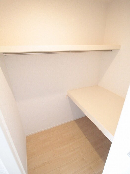 物件内観写真12　(収納)