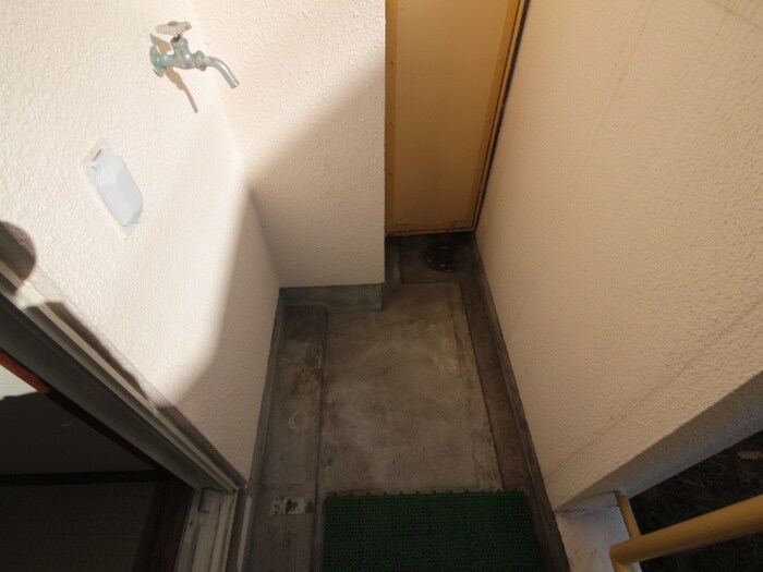 物件内観写真13　(洗濯機置場)