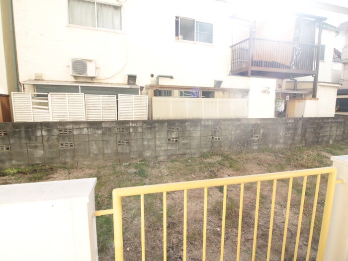 物件内観写真15　(室内からの展望)