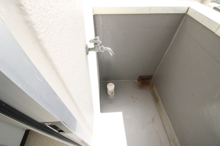 物件内観写真16　(洗濯機置場)