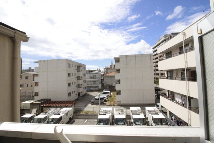 物件内観写真17　(室内からの展望)